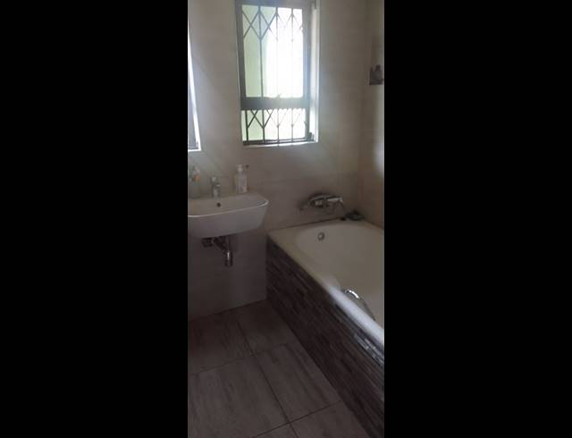 3 bed property to rent in ASTRA PARK